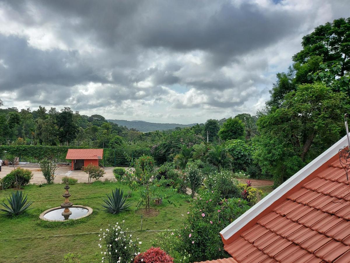 Robin Woods Homestay サクルシュプール エクステリア 写真