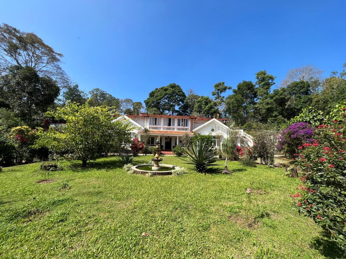 Robin Woods Homestay サクルシュプール エクステリア 写真