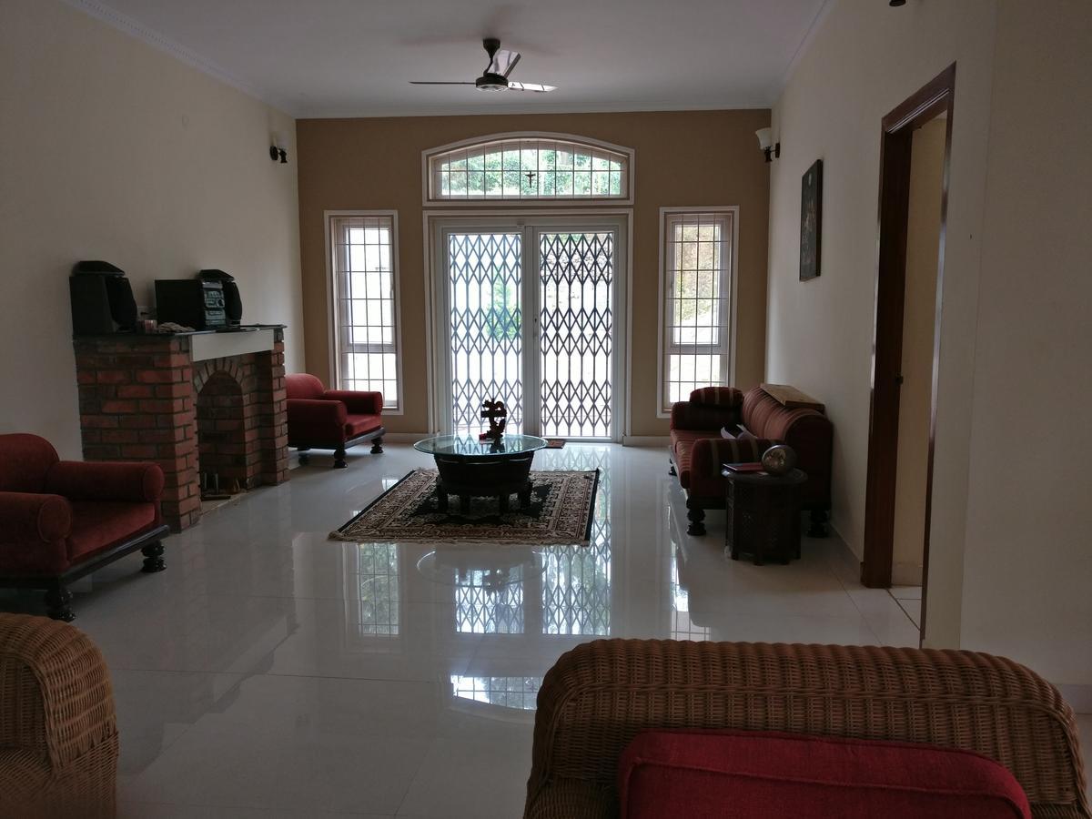 Robin Woods Homestay サクルシュプール エクステリア 写真