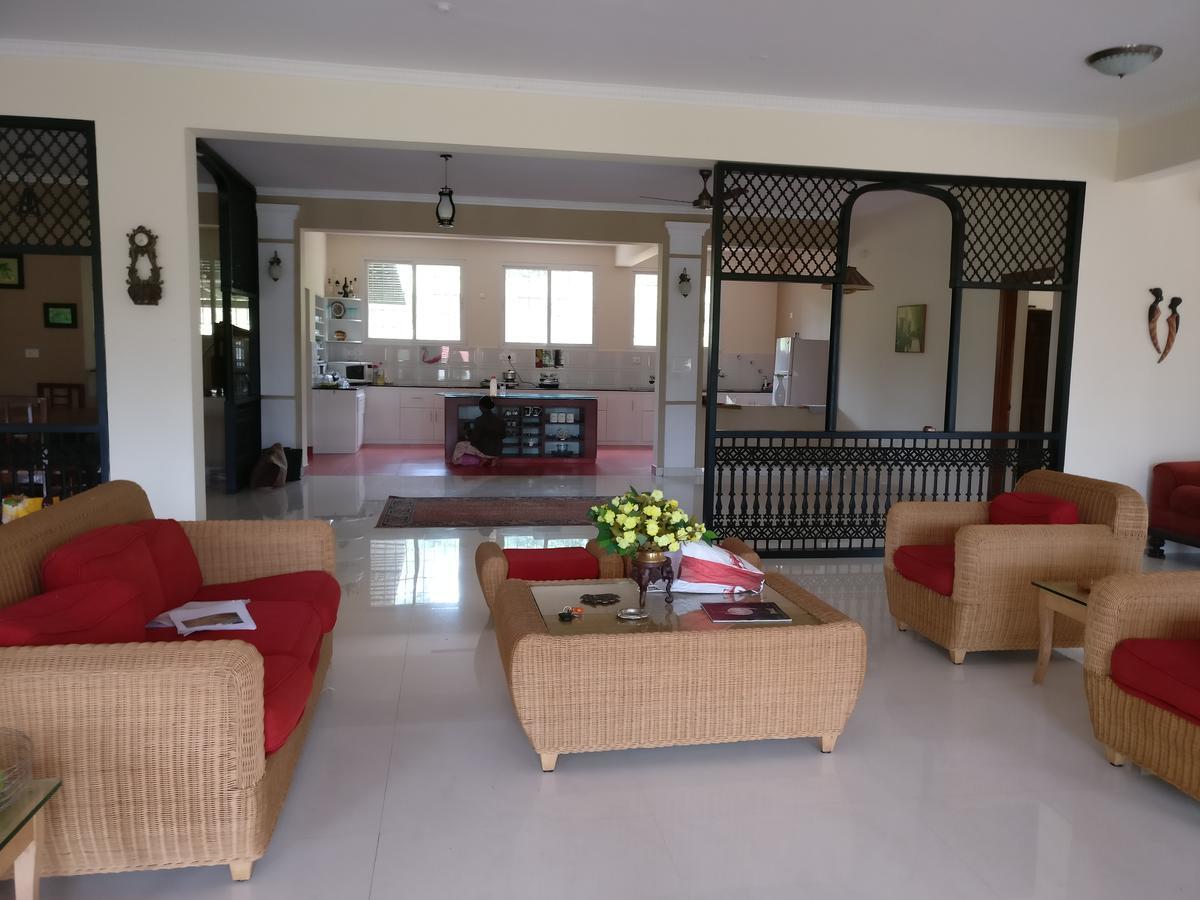 Robin Woods Homestay サクルシュプール エクステリア 写真
