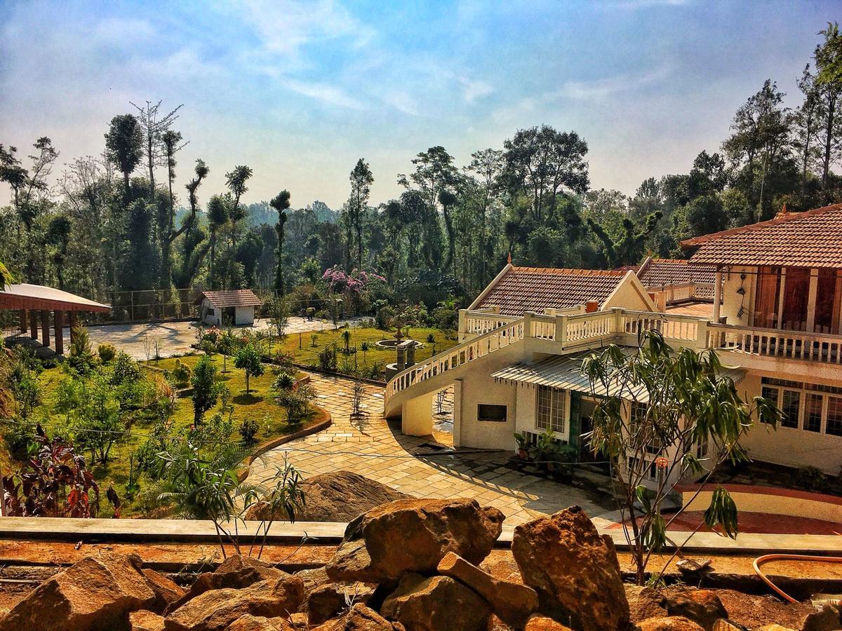 Robin Woods Homestay サクルシュプール エクステリア 写真